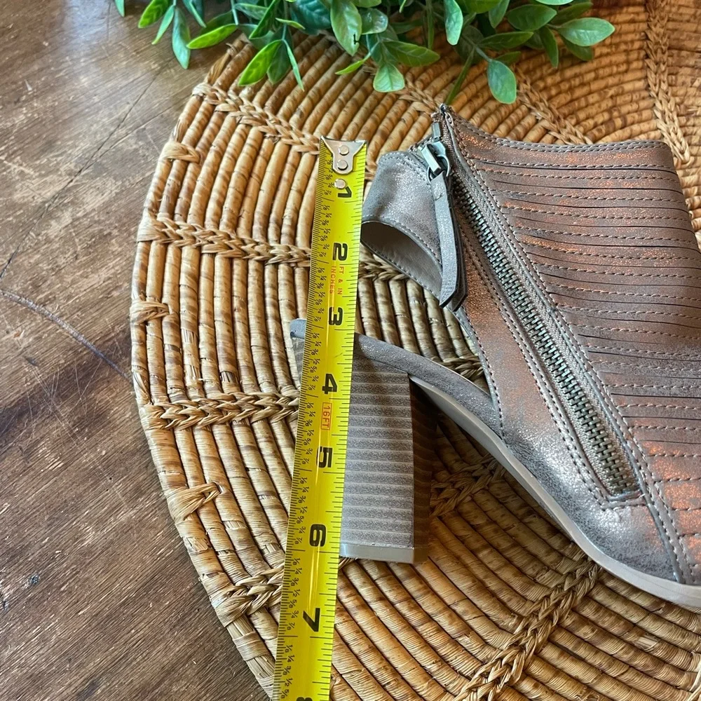 Chinese Laundry Metallic Copper Tone Peep Toe Block Heels - Picture 13 of 14